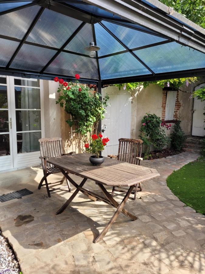 Gite De La Tour De Loire - 65 M2 Au Pied D'Une Tour De Gue Du 17Eme Siecle Mer ภายนอก รูปภาพ
