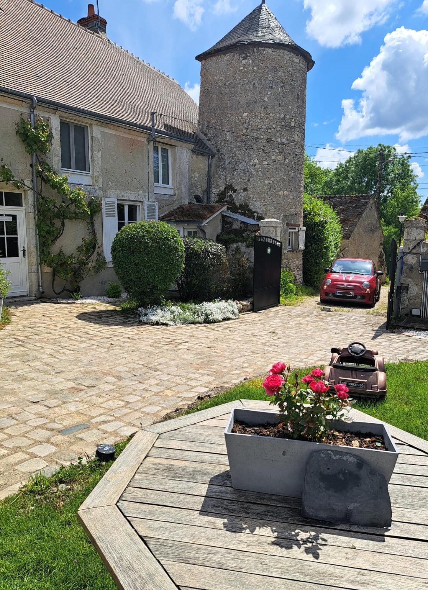 Gite De La Tour De Loire - 65 M2 Au Pied D'Une Tour De Gue Du 17Eme Siecle Mer ภายนอก รูปภาพ