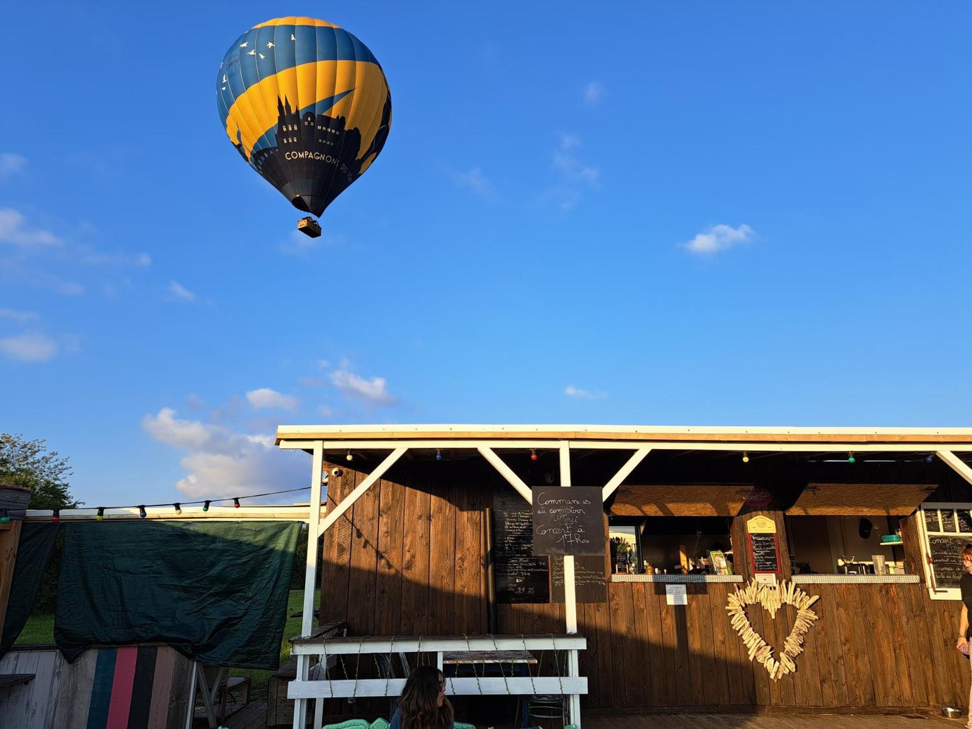 Gite De La Tour De Loire - 65 M2 Au Pied D'Une Tour De Gue Du 17Eme Siecle Mer ภายนอก รูปภาพ